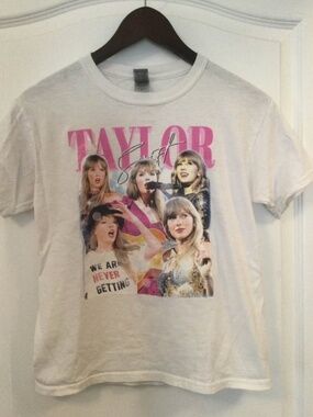 TAYLOR SWIFT t shirt